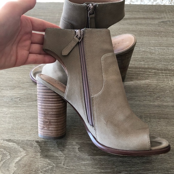 Caslon Peep Toe Heels / Sandals - Picture 6 of 12